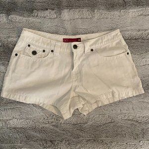 SO | Juniors White Casual Shorts